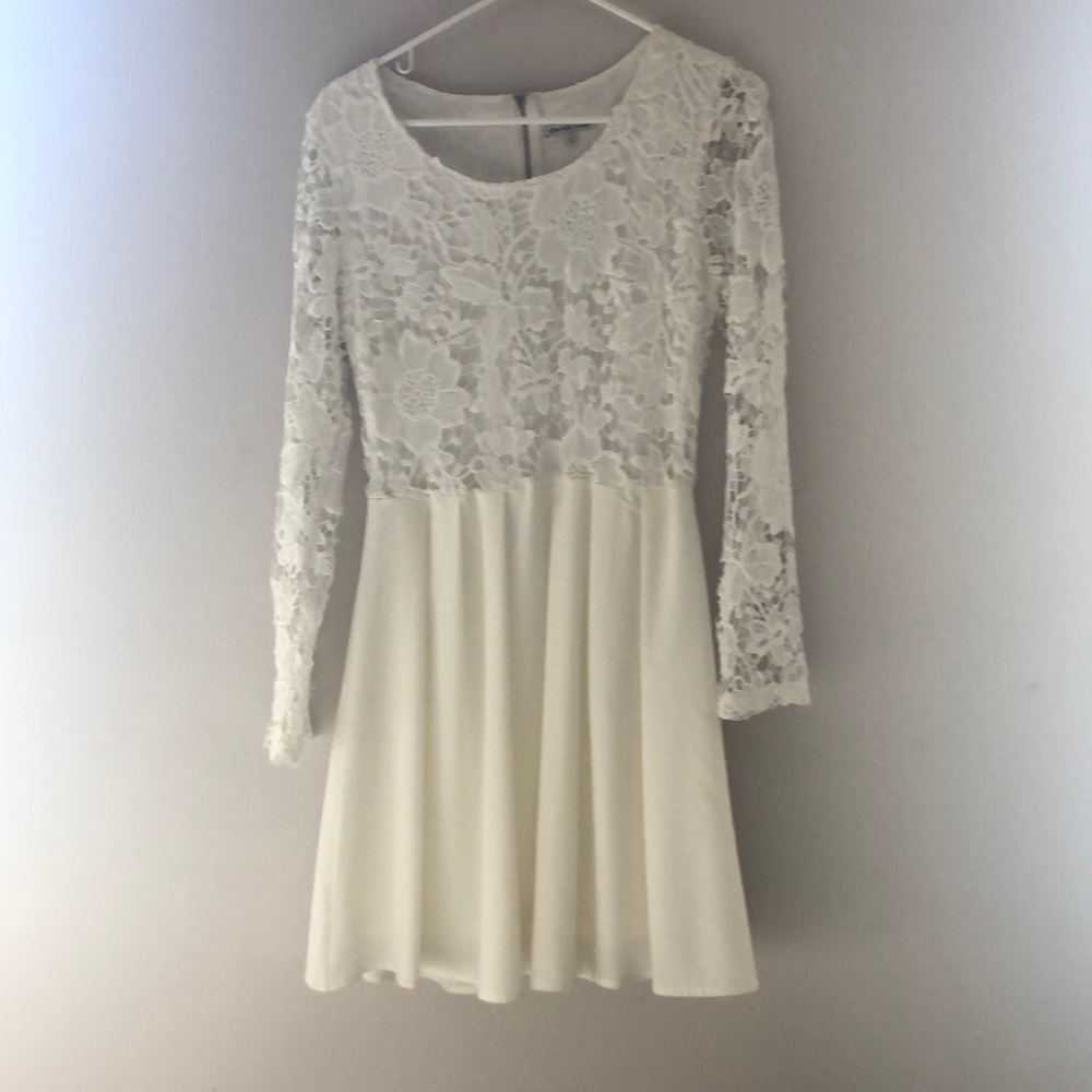 White lace long sleeve dress